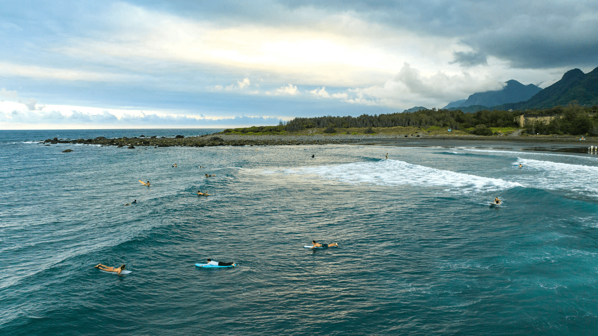 2026 都歷海灘指南：黑潮浪場、日出光影與永續慢旅