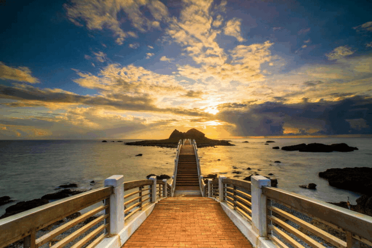 三仙台的光景：八拱跨海步橋、海蝕地形與潮間帶的自然教室