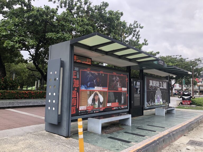 高雄城市光廊串聯捷運與渡輪 成為夜間經濟與藝文新焦點