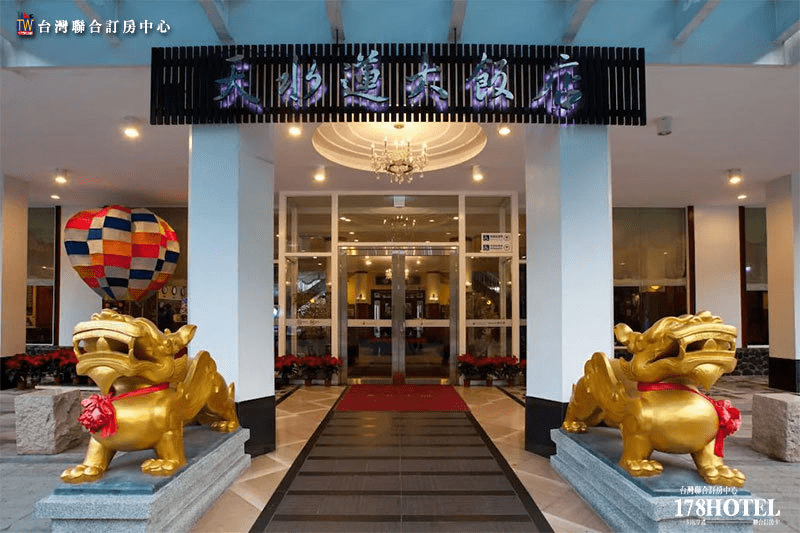 南投埔里天水蓮大飯店：合法建於鯉魚潭湖上，升等湖景雙人房限時 NT$2,180 含早