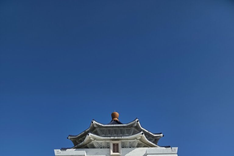 台北中正紀念堂：在莊嚴與日常間，讀一座城市的歷史與生活圖像