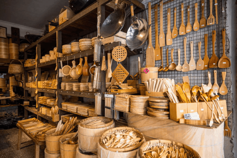 【大稻埕漫步】穿梭百年時光：迪化街老屋新生、貨櫃市集與淡水河夕照的魅力之旅