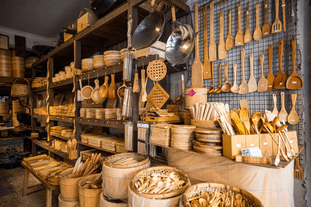 【大稻埕漫步】穿梭百年時光：迪化街老屋新生、貨櫃市集與淡水河夕照的魅力之旅