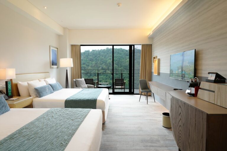 台灣秋冬溫泉旅宿指南：從日月潭湖景到北投秘湯，沉浸最療癒的度假時光