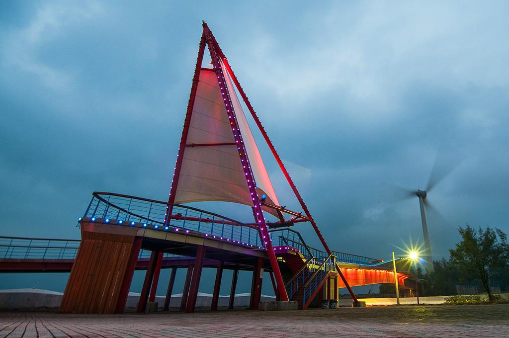 慢遊竹南：龍鳳漁港、慈裕宮與中港老街的一日慢活指南（2026）