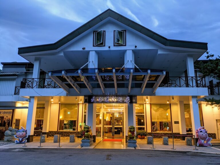 鯉魚潭湖上度假首選：天水蓮大飯店2180元升等湖景房／親子設施與天鵝船體驗