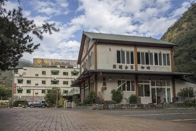 2026埔里溫泉住宿推薦｜香亭溫泉民宿淡季雙人平日1999元起 房內獨立湯屋享受私密美人湯