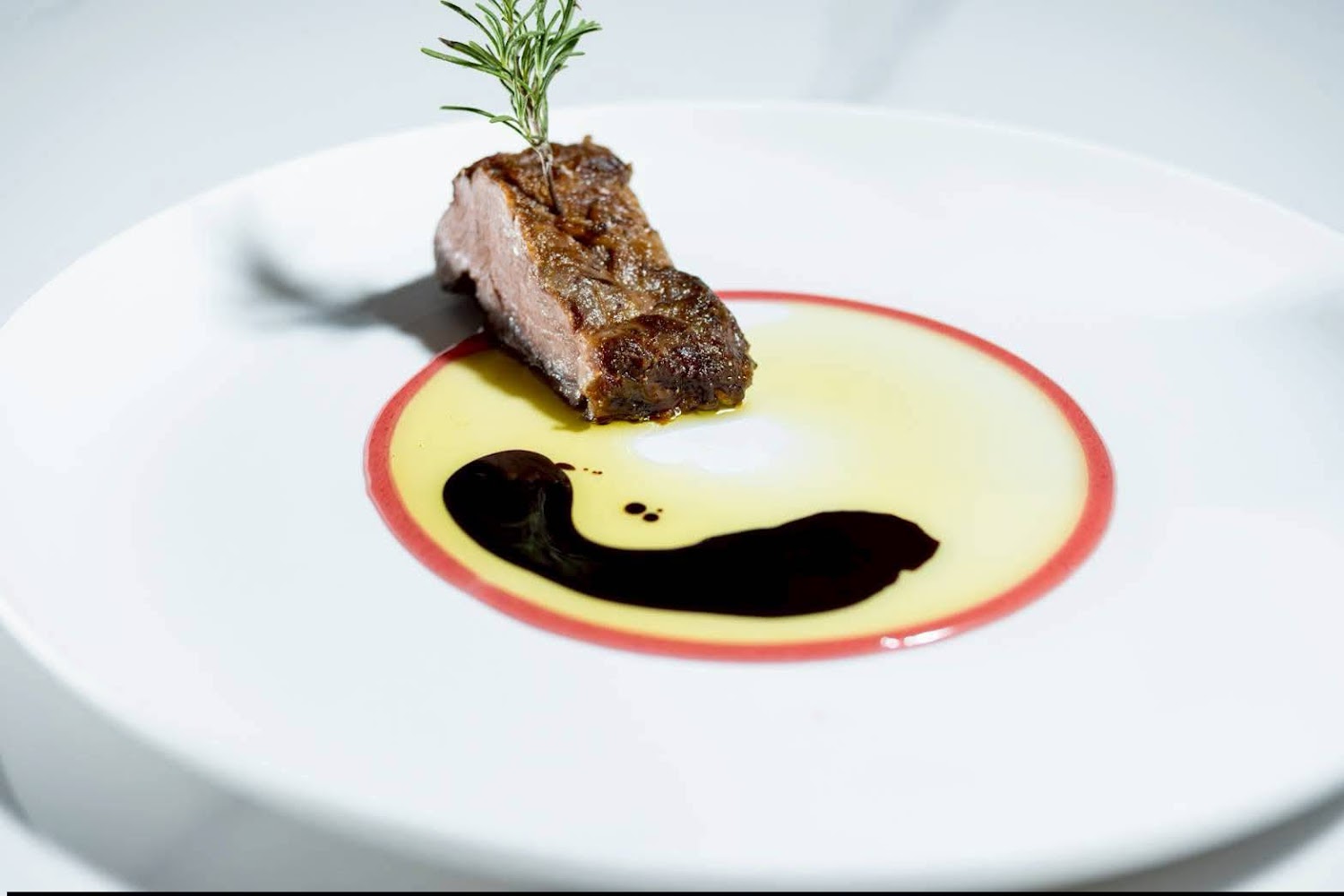 烤牛排迷迭香精緻料理