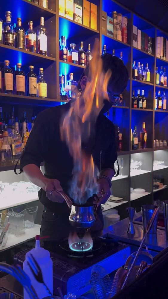GECKO BAR 調酒師火焰表演