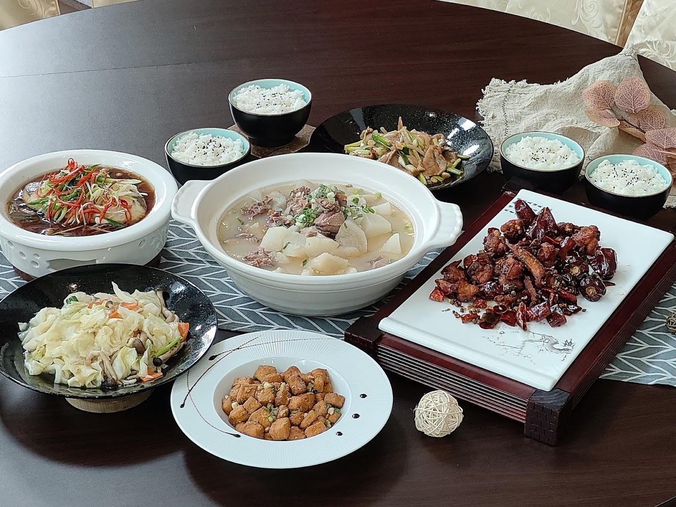 217好食複合式餐廳豐盛中式合菜一桌