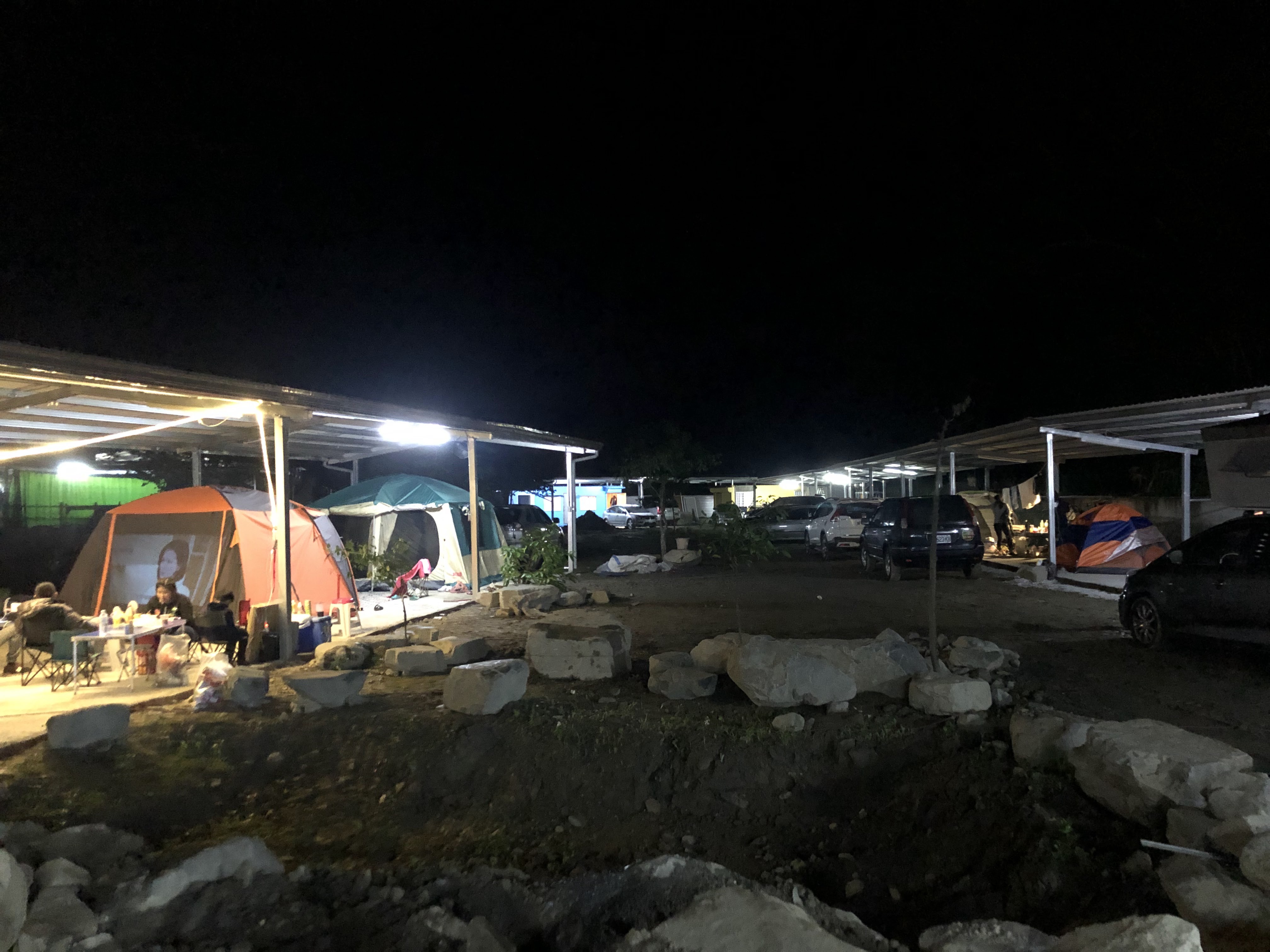 千坪露營區夜間露營場景