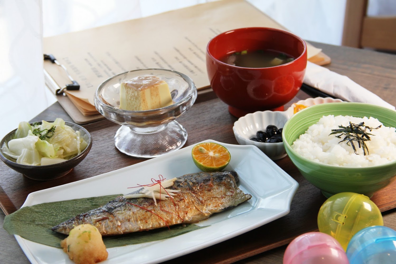 找是吉和食珈琲烤魚白飯味噌湯日式定食