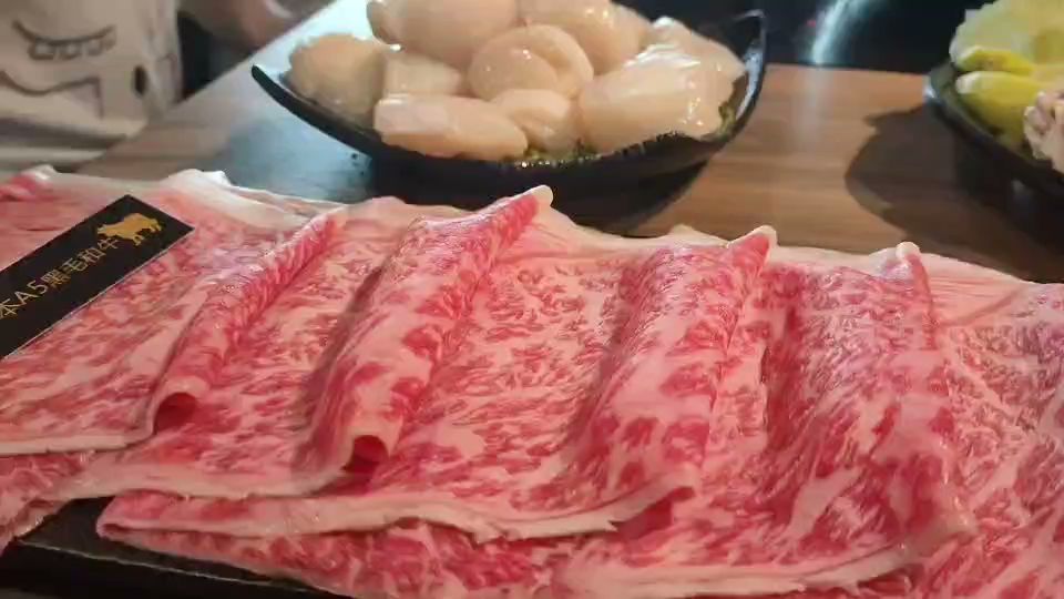 孫太太慢火鍋A5和牛與干貝