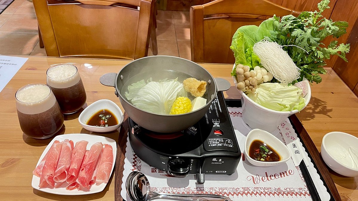 茶香花園民宿火鍋套餐，食材新鮮分量充足。