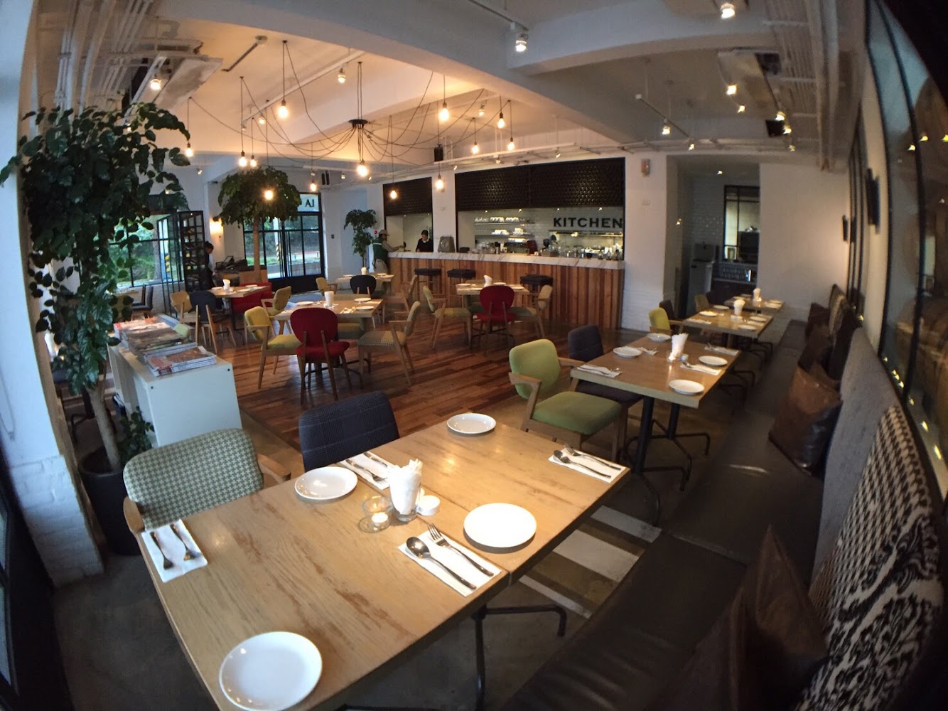 LA VILLA DANSHUI 現代舒適的室內用餐空間