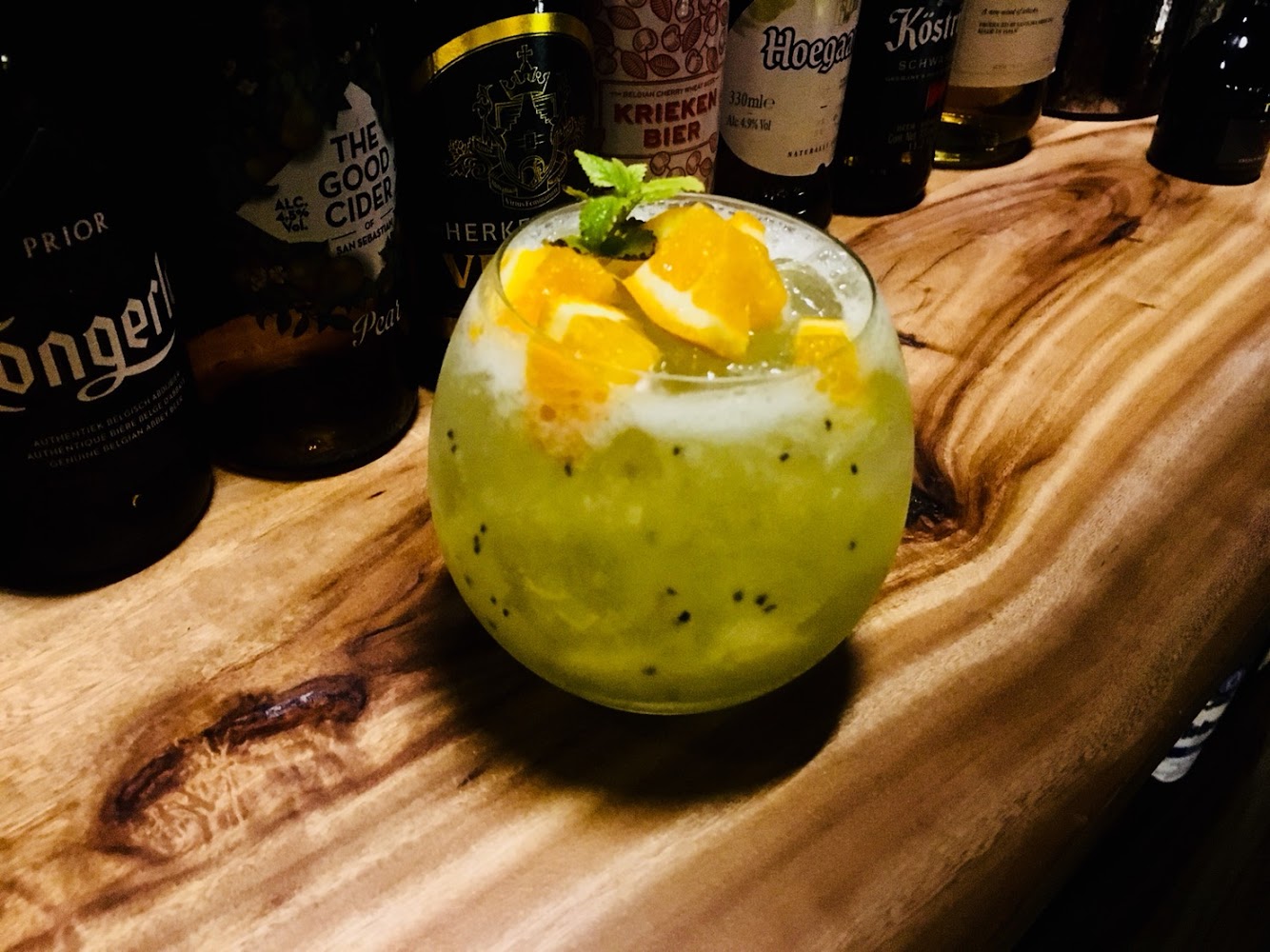 Tipsy & Co. Bar 綠色水果調酒
