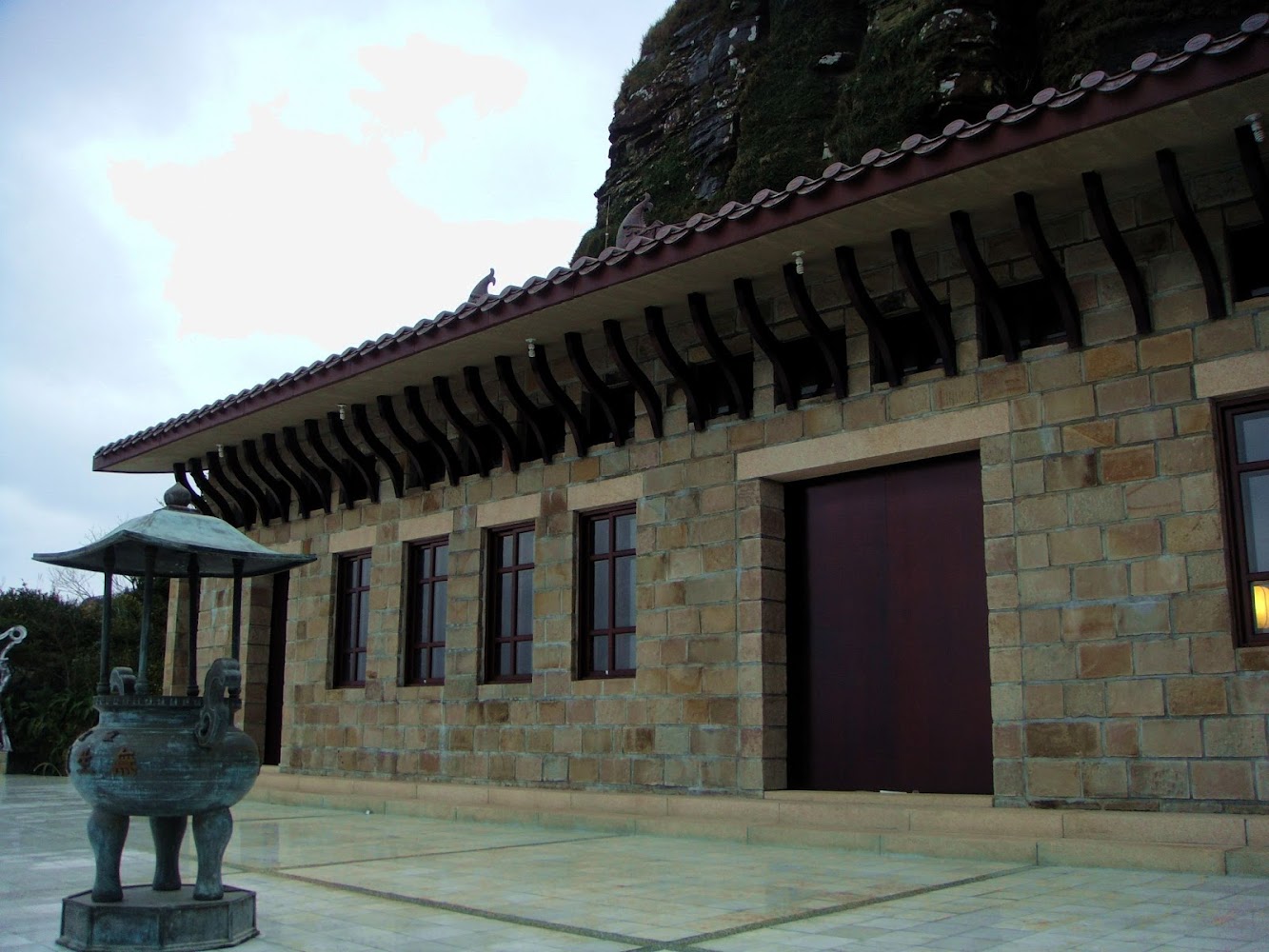 靈鷲山佛教教團石屋建築