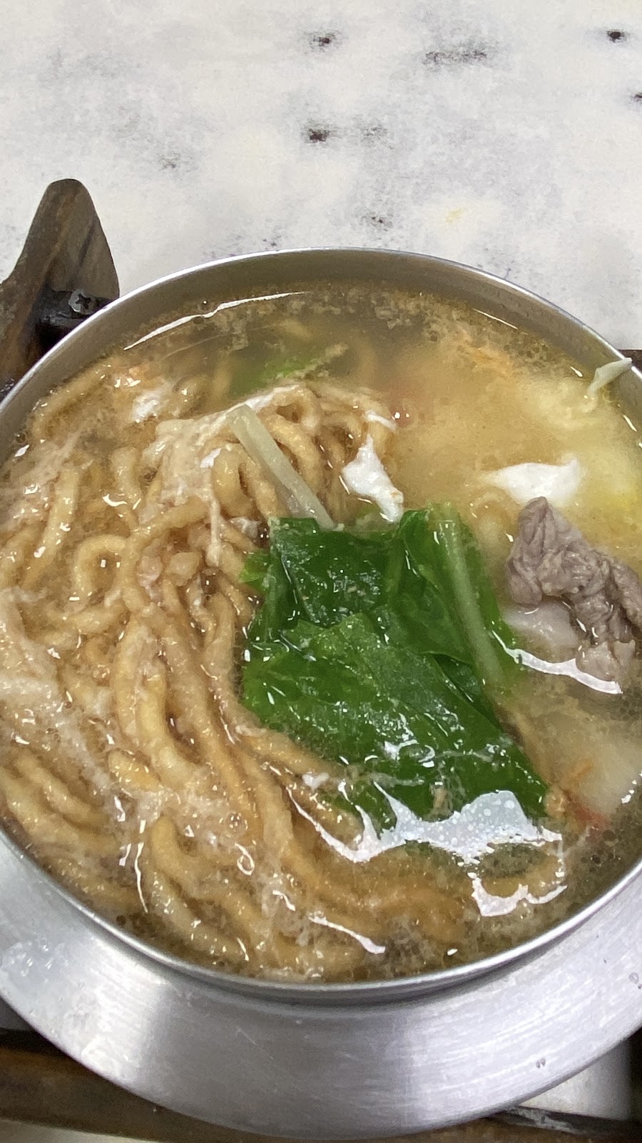 阿麗鍋燒意麵 金黃湯頭意麵特寫