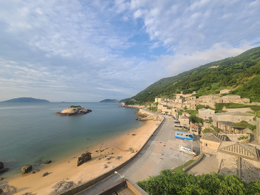 從高處俯瞰芹壁聚落海灣景色