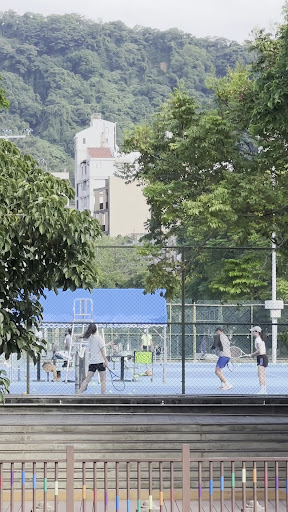 天母運動公園假日熱鬧氛圍