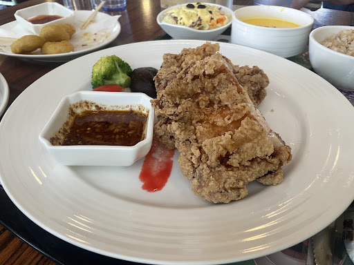 赤腳精靈景觀餐廳餐點與景觀氛圍