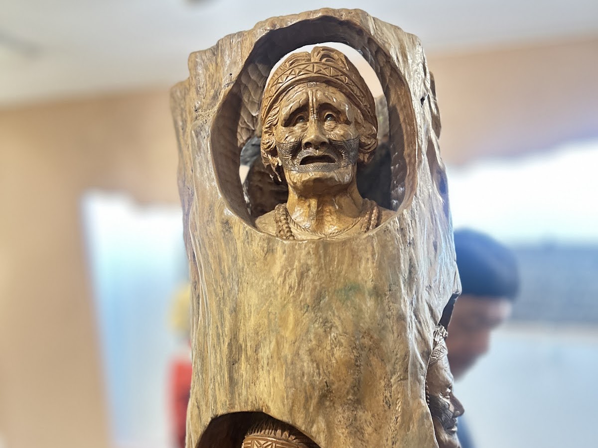 三義木雕博物館展示空間，傳統木雕藝術陳列