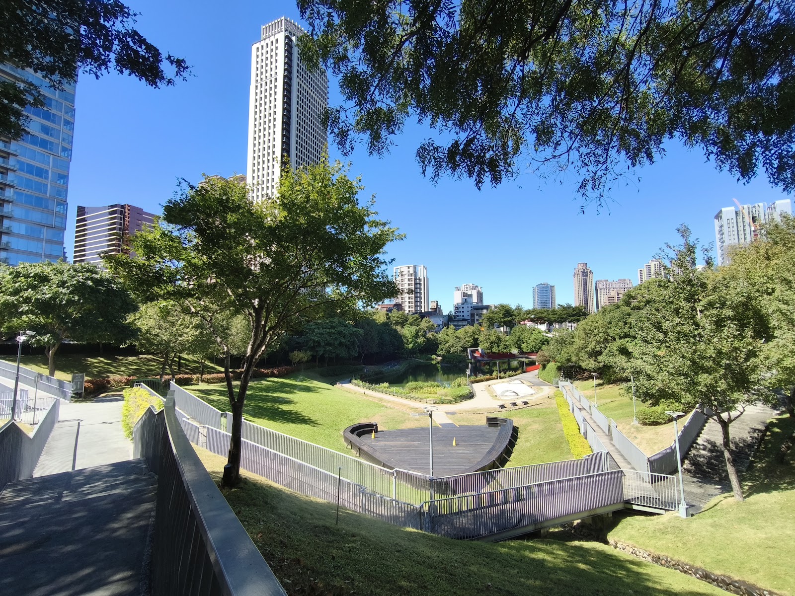 台中秋紅谷景觀生態公園下沉式設計鳥瞰