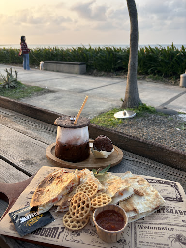 公雞咖啡戶外看海夕陽區