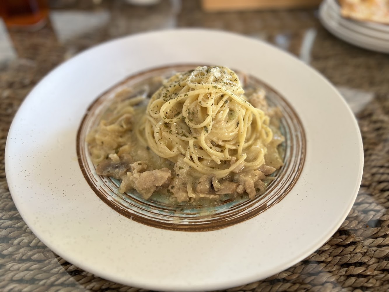 青松自在奶油蘑菇義大利麵