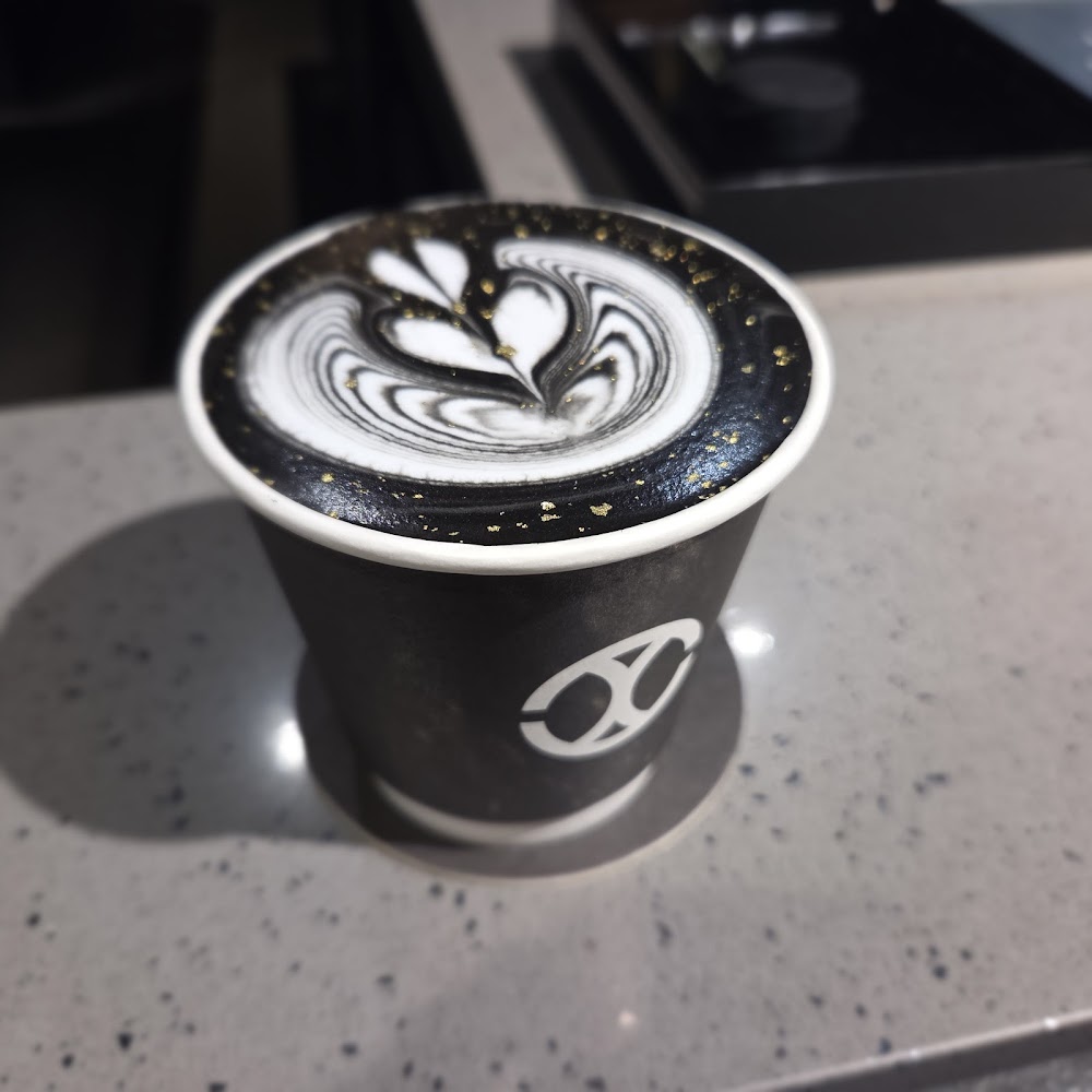 黑白金色拉花九份拿鐵