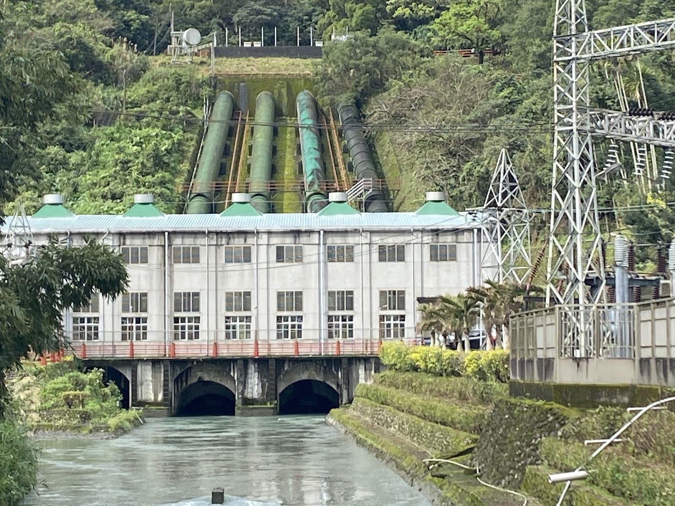 蘭陽發電廠天埤機組與山林環境