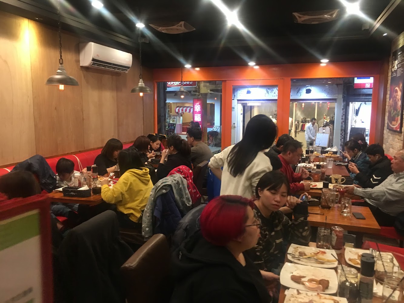 店內溫馨用餐空間