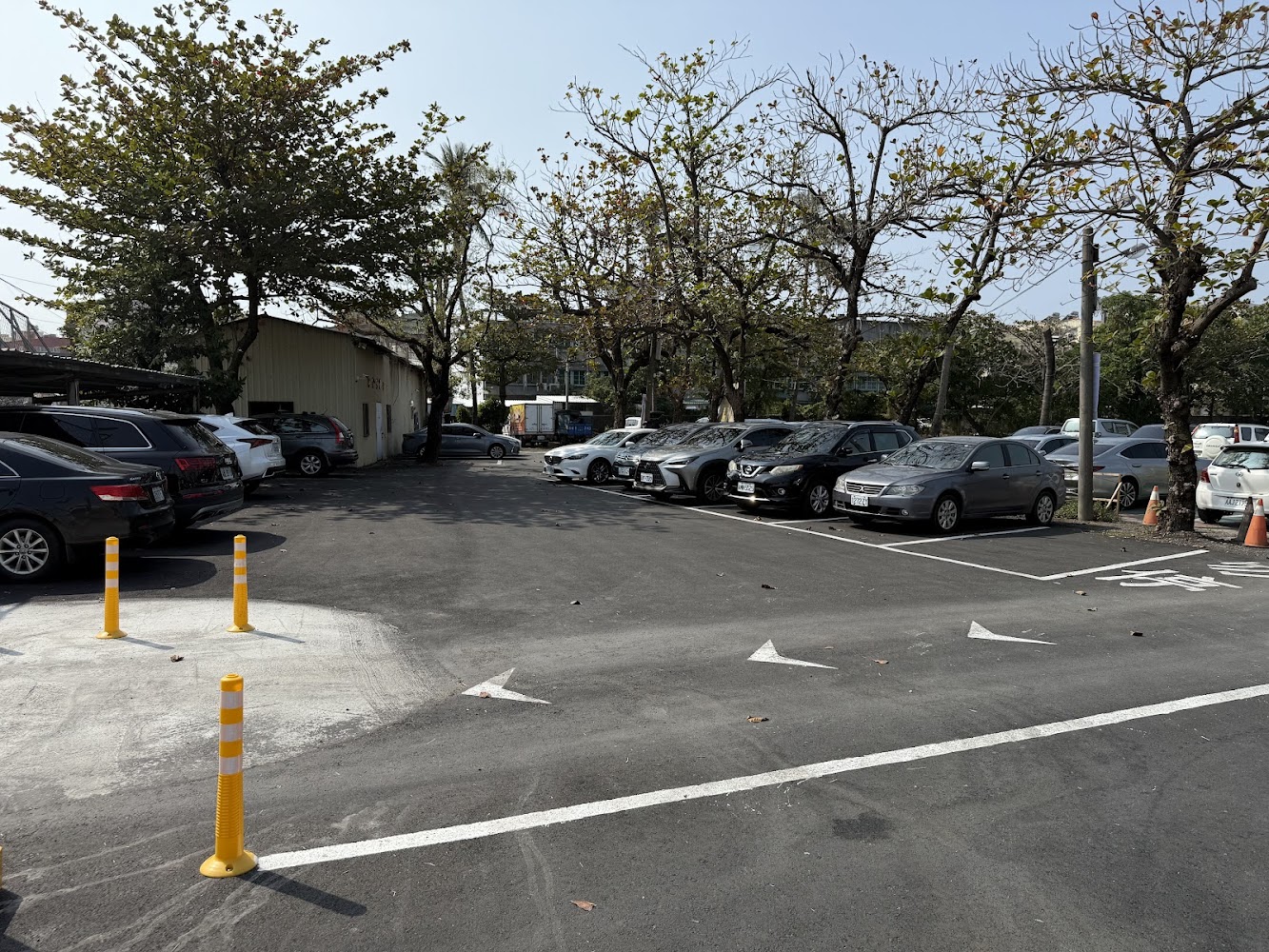 佳珍海產餐廳停車場出入口周邊環境