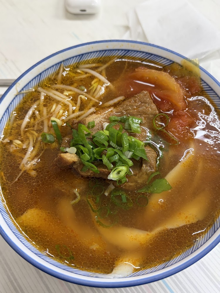 大個子刀削麵牛肉麵近照