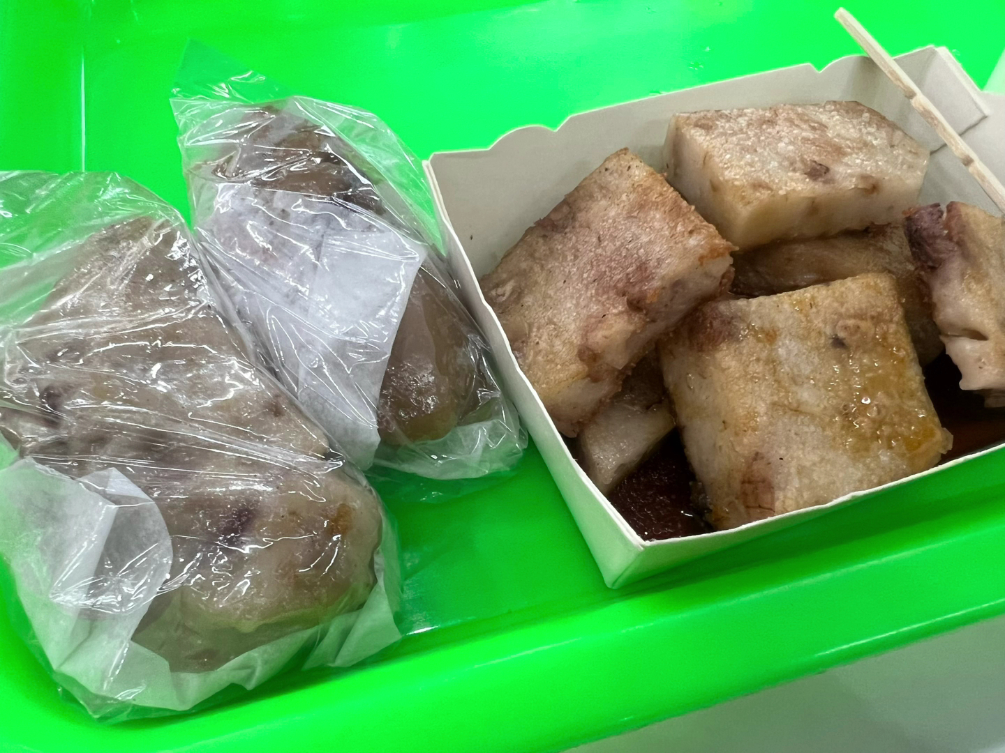 三冠王芋冰城袋裝芋泥球與盒裝芋頭糕，甲仙名產伴手禮