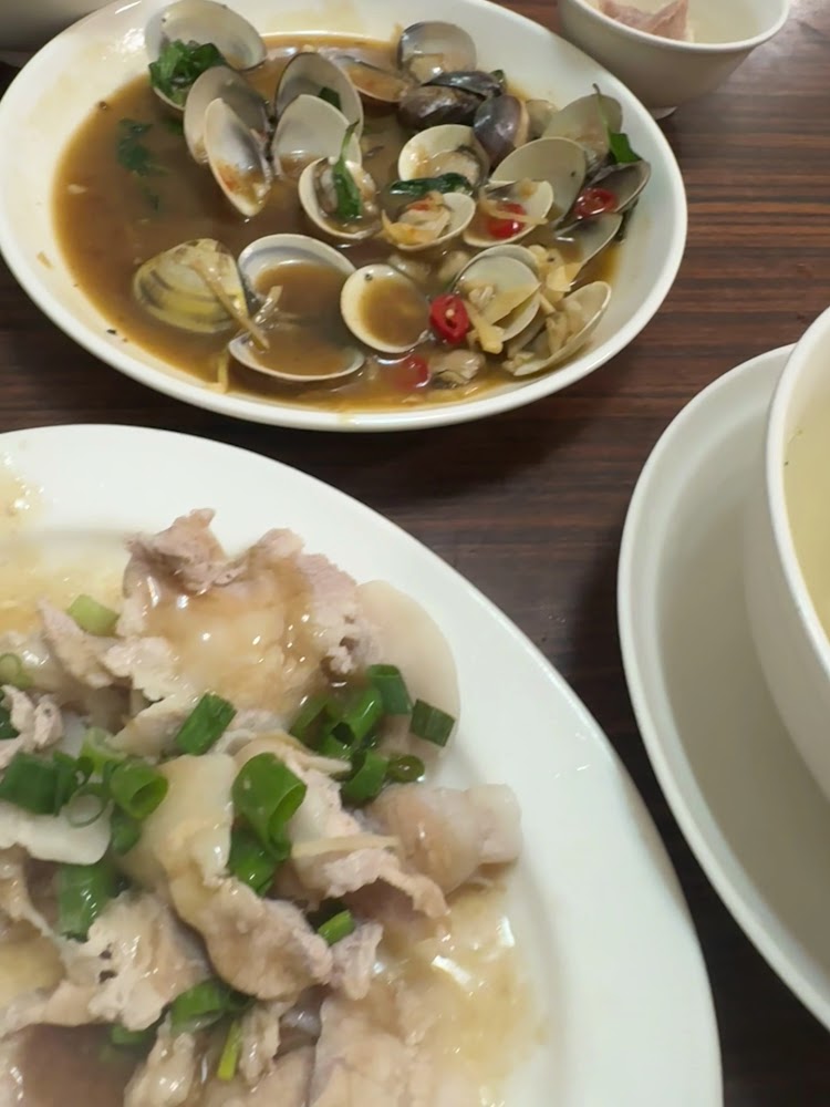 薑絲炒蛤蜊蔥油豬肉片與清湯
