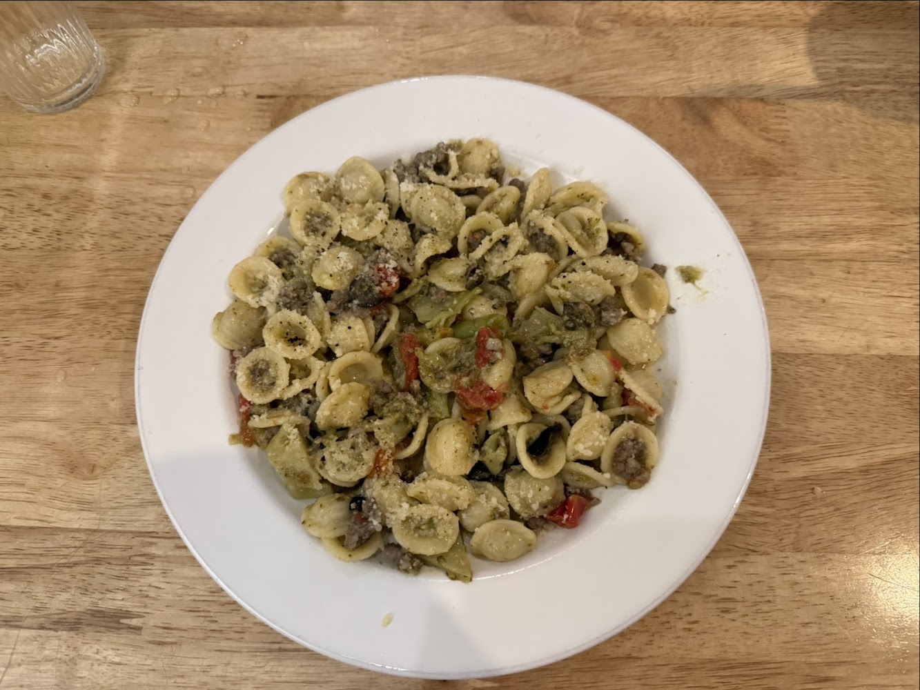 爐子煮賣所耳朵麵搭配碎肉與起司