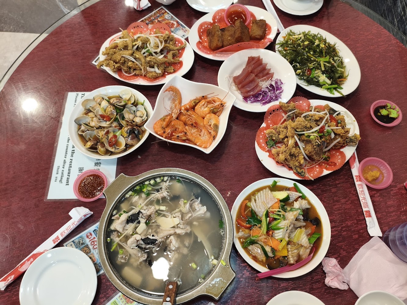 海珍活海鮮餐廳豐盛海鮮桌菜