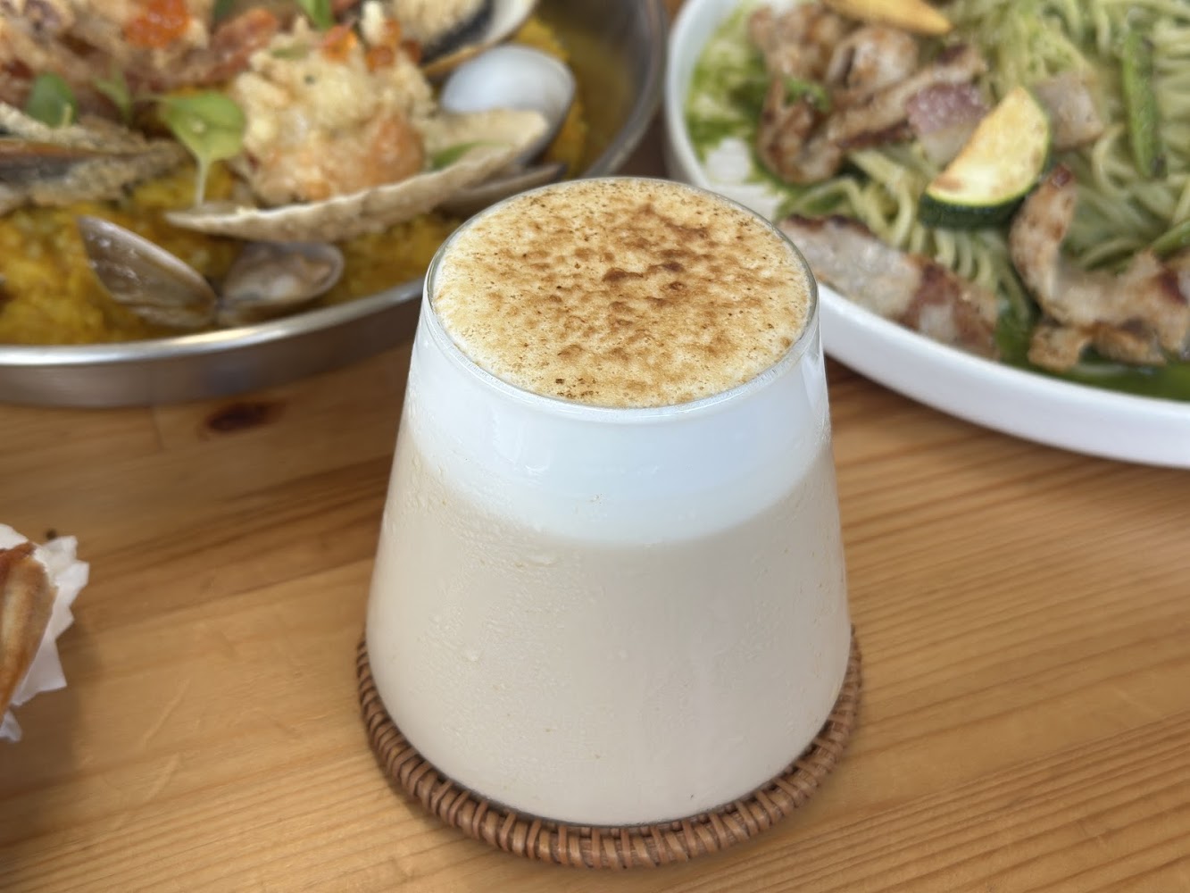 沃野山丘餐廳飲品與主餐組合