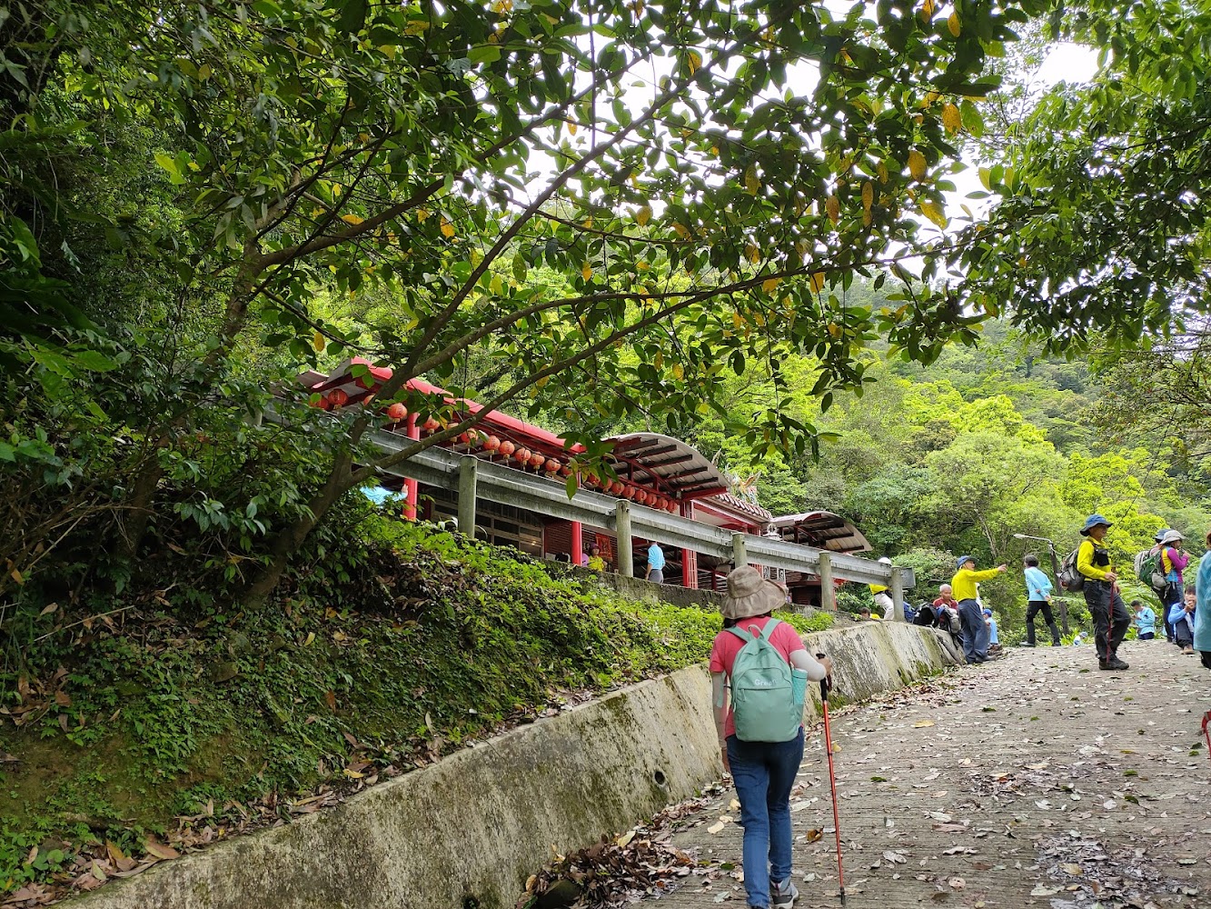 淡蘭古道灣潭段寺廟建築與山路