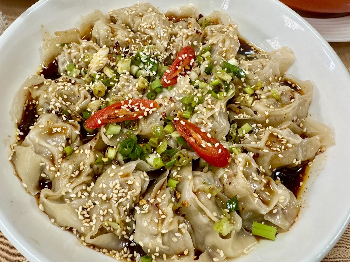 紅油抄手與芝麻蔥花