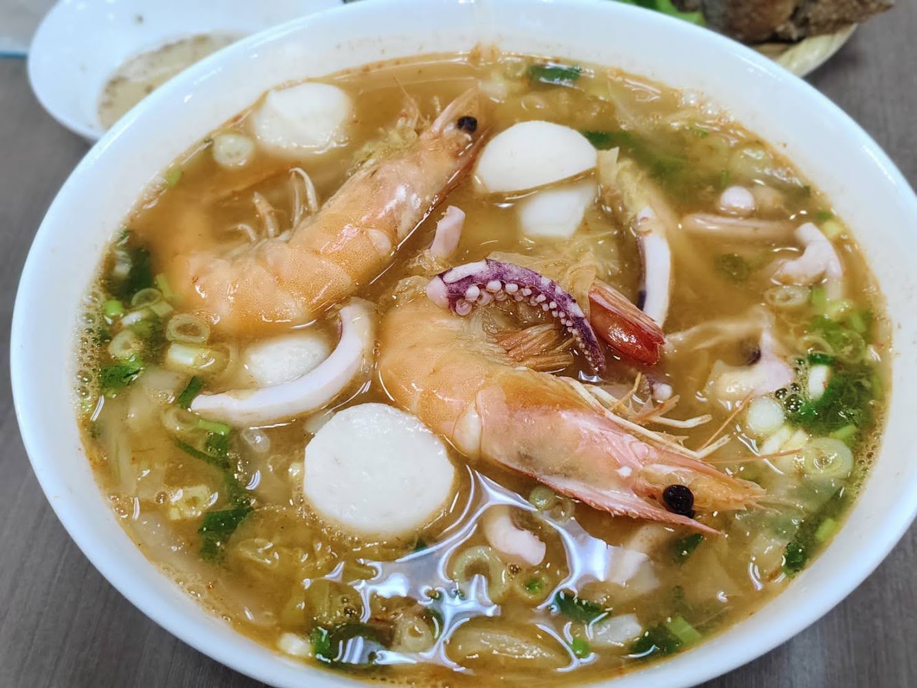 越春真越式傳統料理海鮮湯麵
