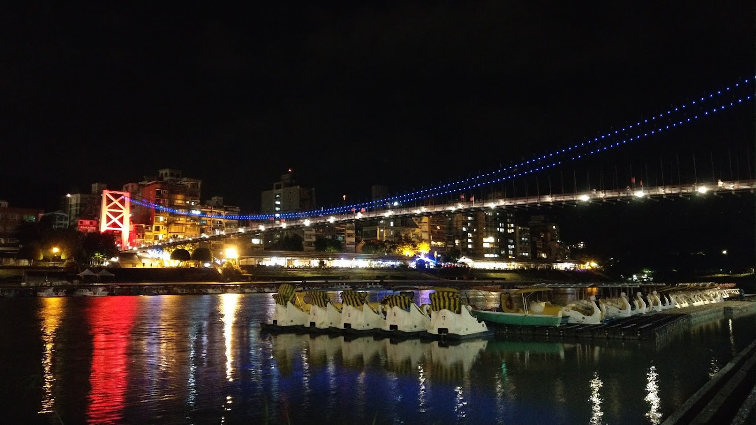 小赤壁附近碧潭夜景