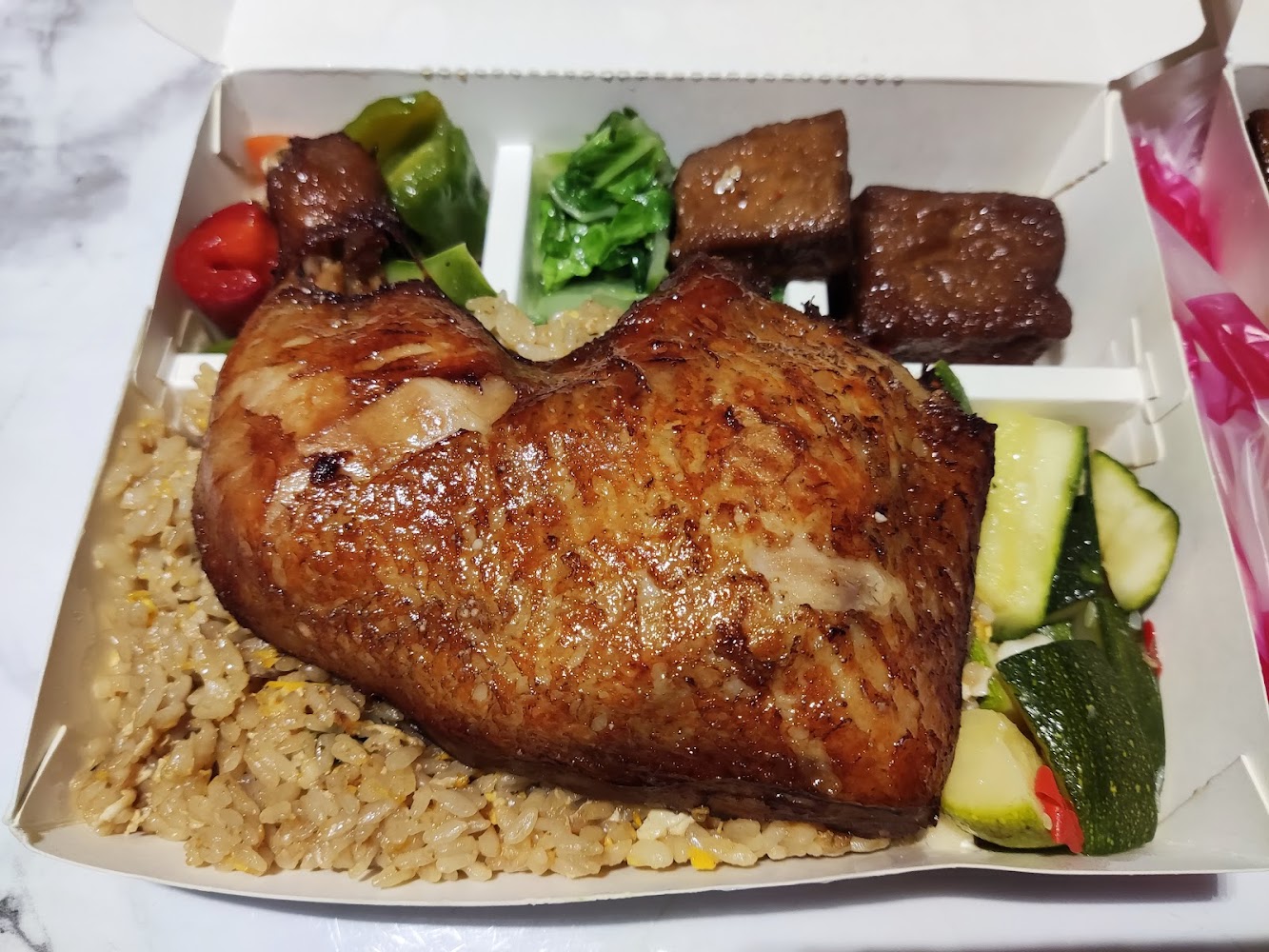 翊芳小館烤雞腿便當