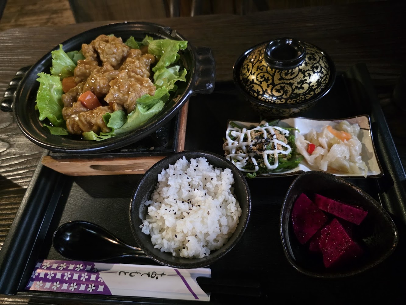 仙徠山莊景觀餐廳熱炒肉定食套餐