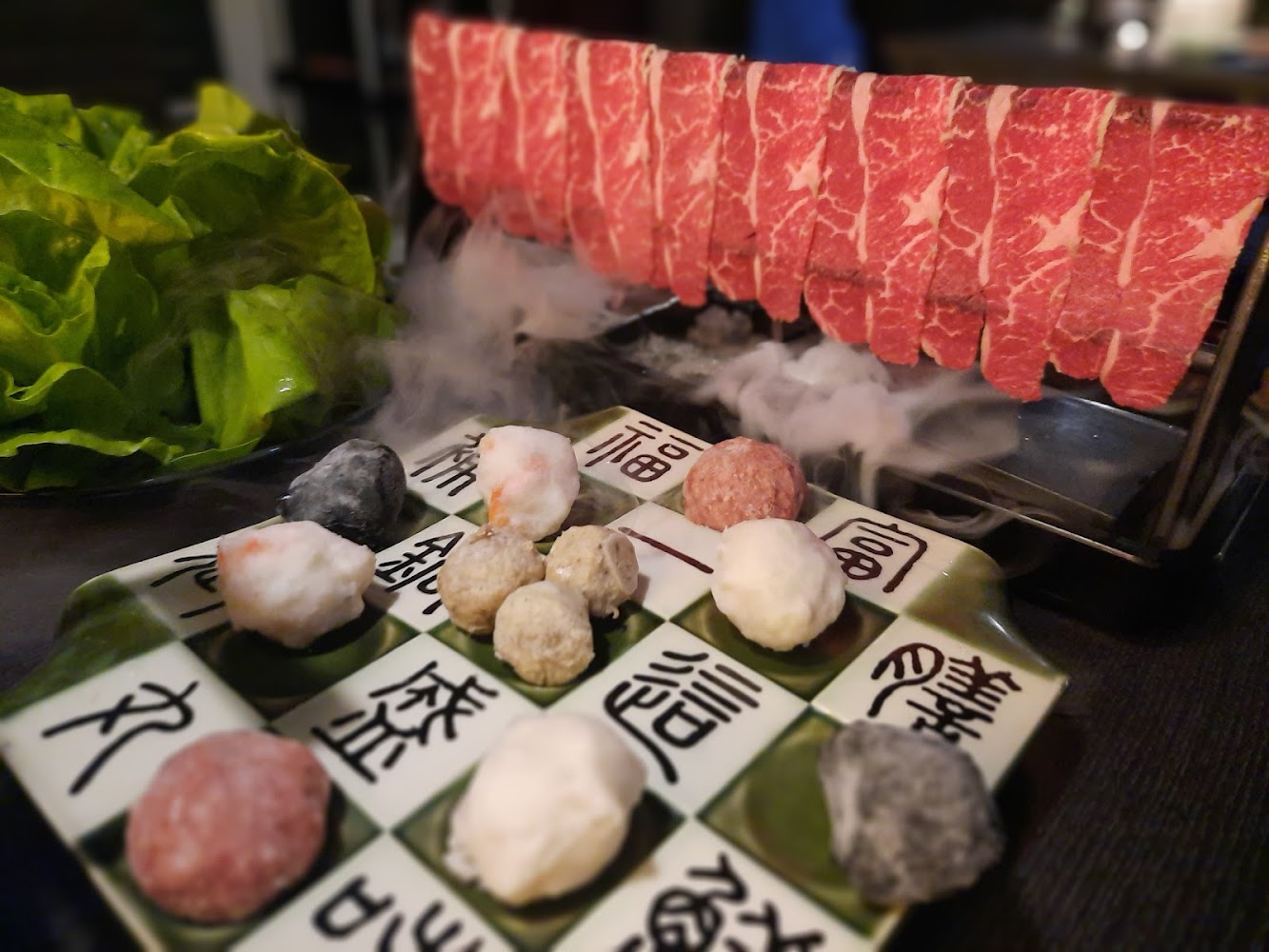 生菜丸子拼盤與牛肉片