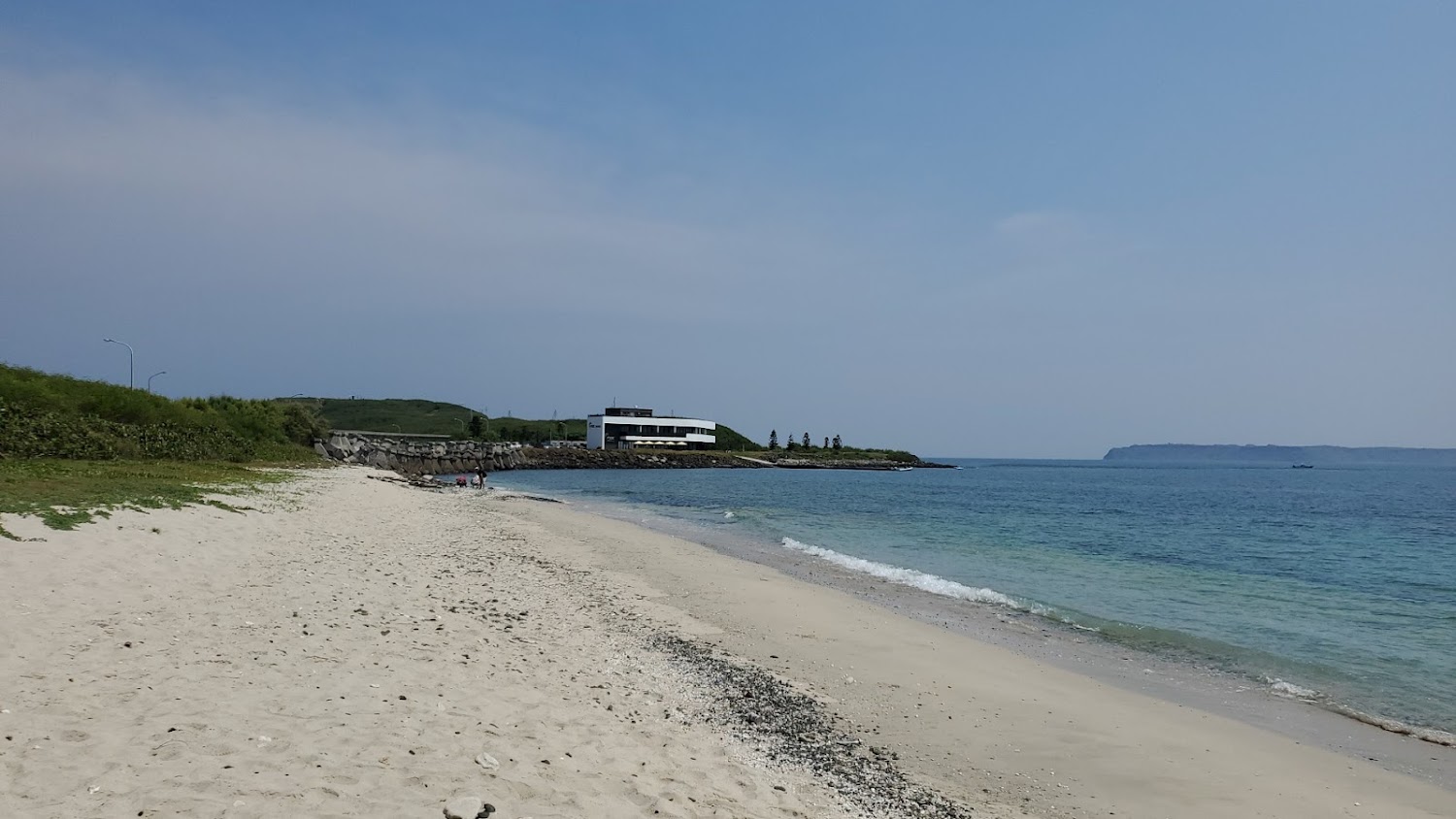 青灣情人海灘藍海白沙景色