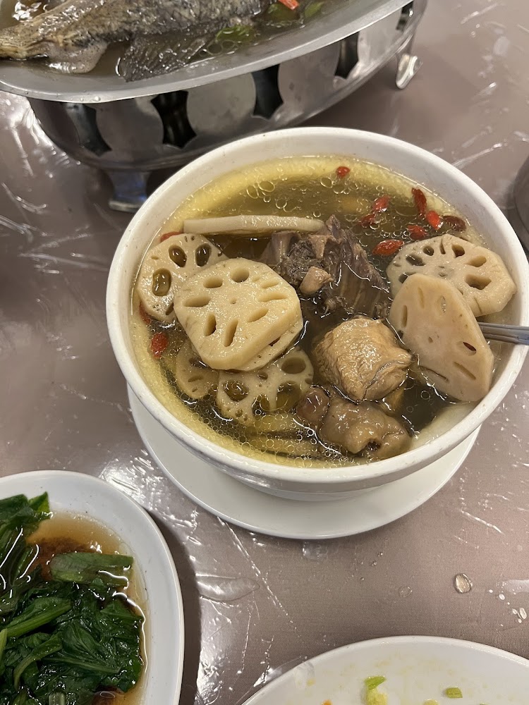 蓮藕排骨湯與配菜