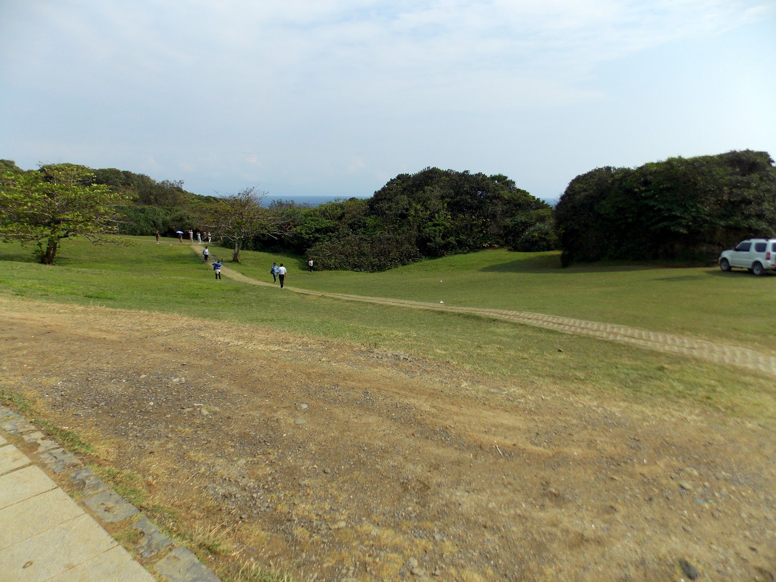 鵝鑾鼻公園廣闊草坪步道，墾丁一日遊景點