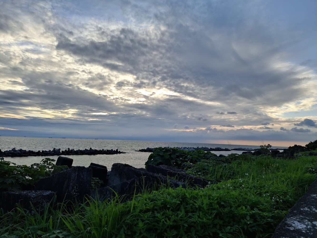 意滿漁周邊海邊夕陽景色